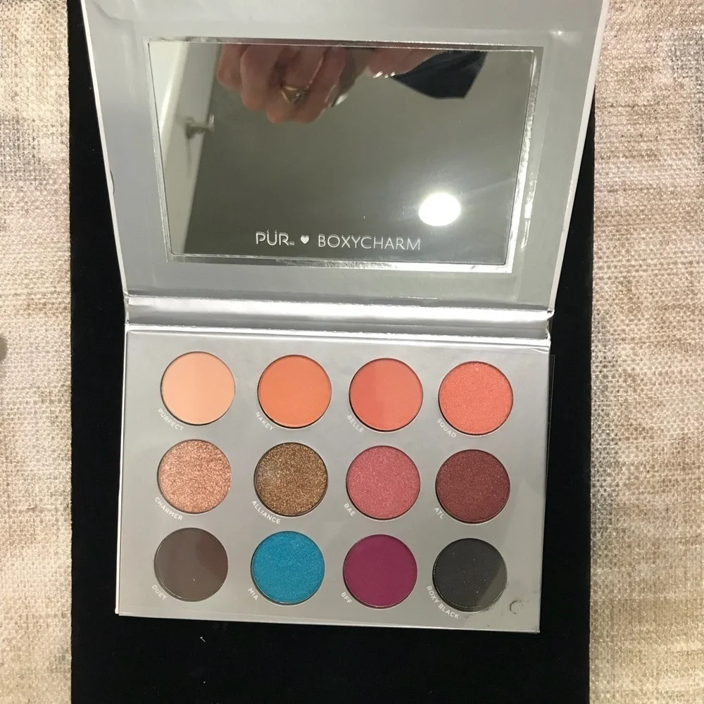 💥NEW💥Pur Metallic Eyeshadow Palate of 12 Colors.
